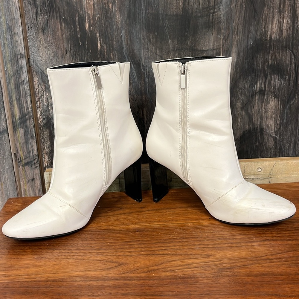 White Chelsea boot - Picture 2 of 10
